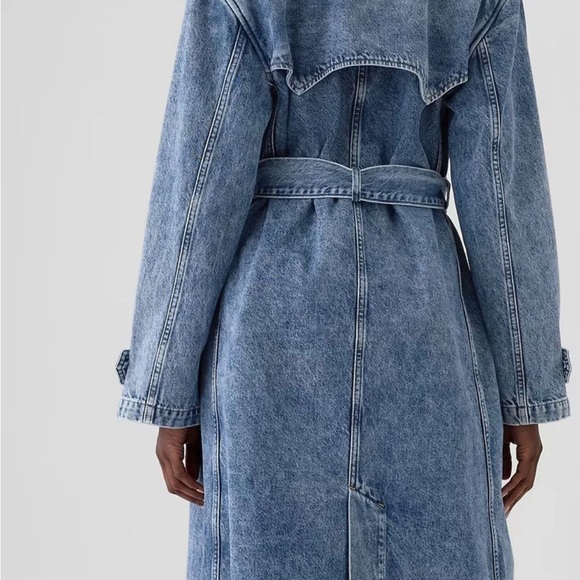 GAP Blue Jean Jacket - Picture 2 of 8